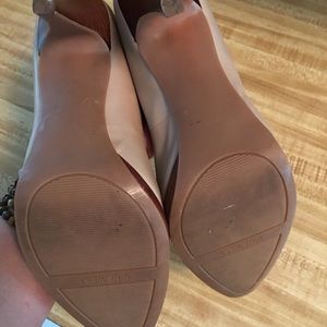 Nine West nude pumps with wooden heel